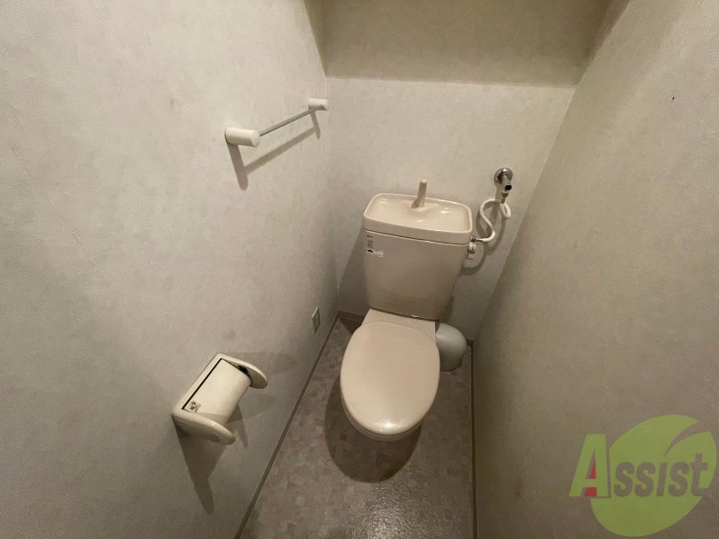 トイレ　こちらはトイレです。清潔感があり、安心して使用できます。