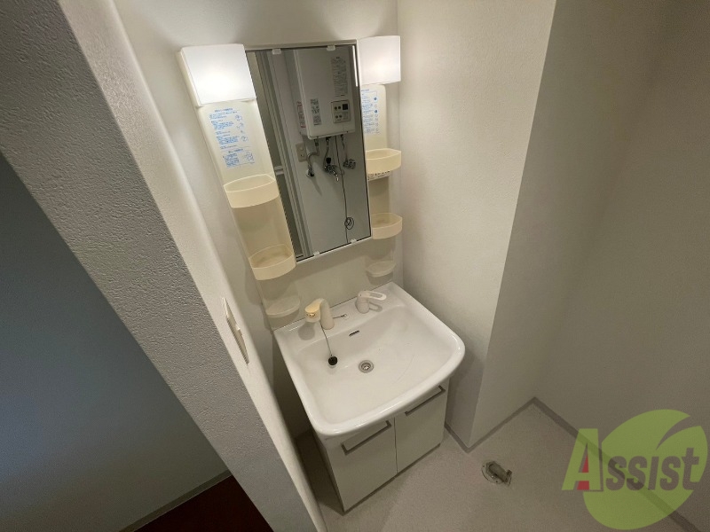洗面設備　こちらに洗面台があります。朝の洗顔はこちらで。