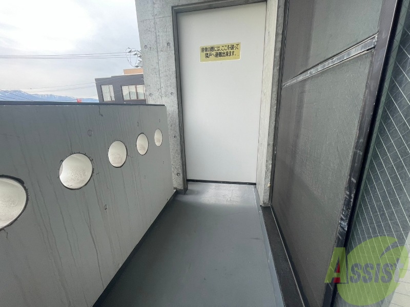 バルコニー　バルコニーです。天気の良い日には外干しができます！