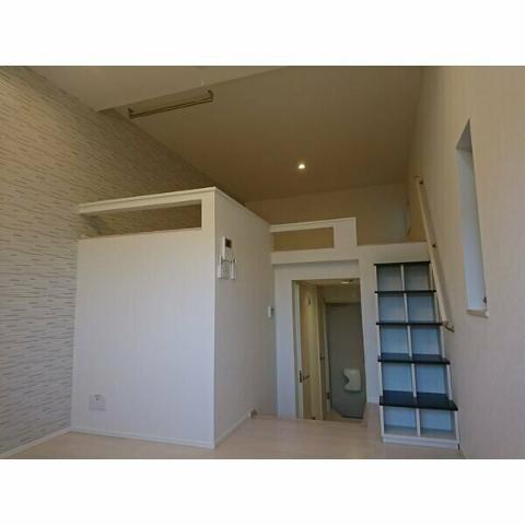 居室・リビング　室内