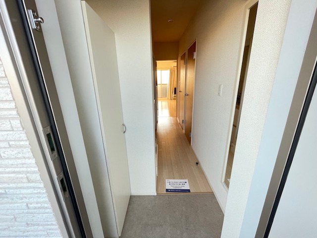 玄関　他部屋のお写真です。