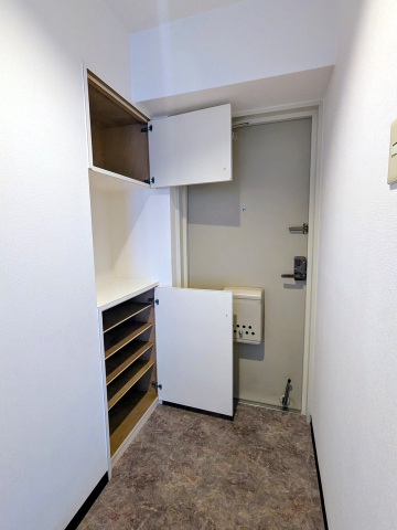 玄関　シューズボックス付き