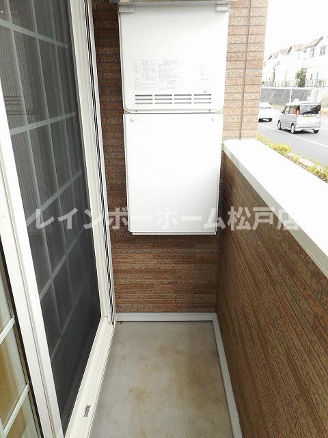 バルコニー　外からの目が気にならないバルコニーで洗濯物が干せます