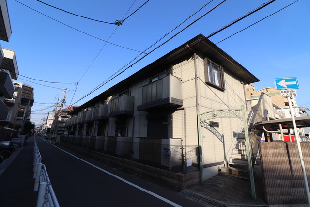 建物外観　ジュヌ・エスプワール