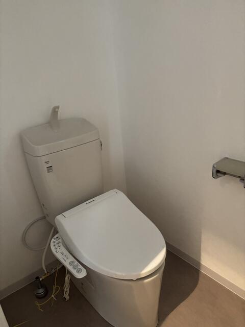 トイレ　トイレには窓がついてます