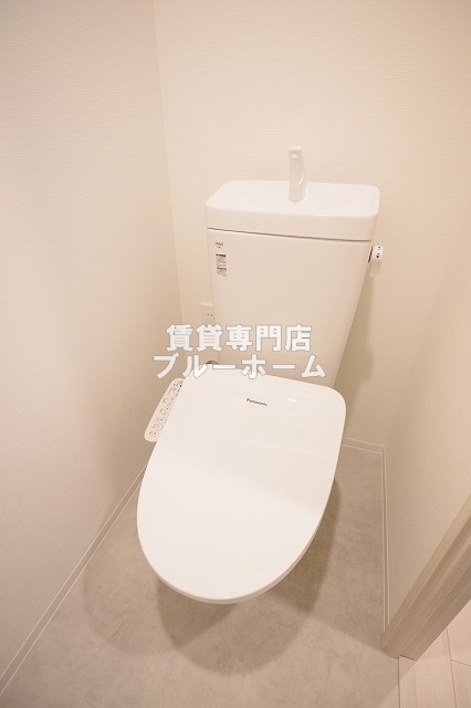 トイレ　温水洗浄便座付のトイレ！