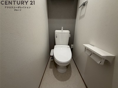 トイレ　落ち着いた色調のトイレです！
