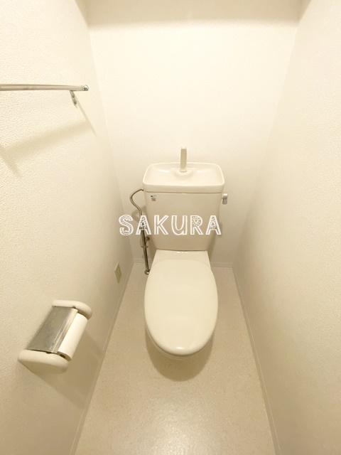 トイレ　落ち着いた色調のトイレです♪