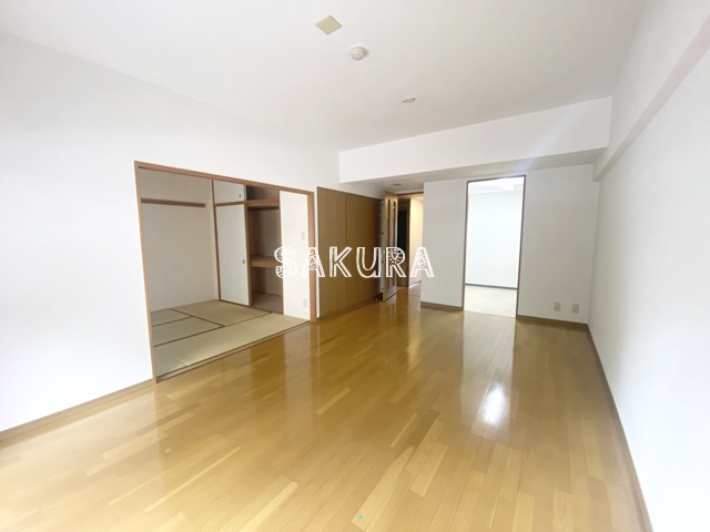 居室・リビング　使いやすい形の為、レイアウトを楽しめます♪