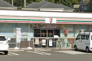 コンビニ　セブン-イレブン 横浜師岡町店（コンビニ）まで335m