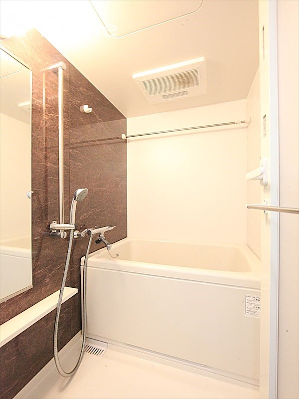 バス・シャワールーム　バスルーム