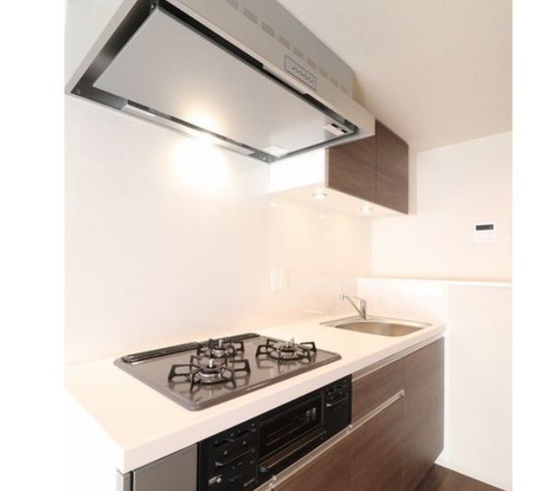 キッチン　コンパクトなキッチンで掃除もラクラク