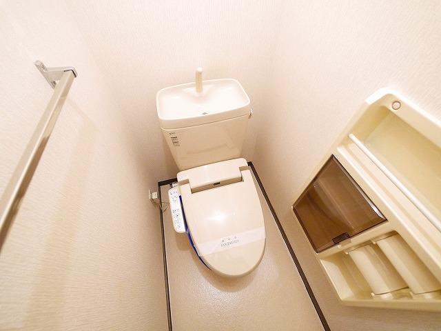 トイレ　コンパクトで使いやすいトイレです