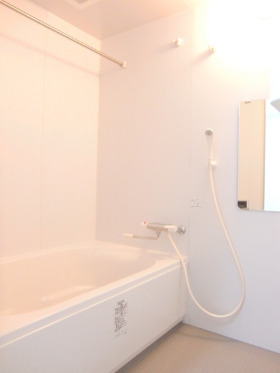 バス・シャワールーム　落ち着いた空間のお風呂です