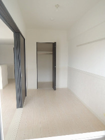 その他部屋・スペース　広くて明るい寝室