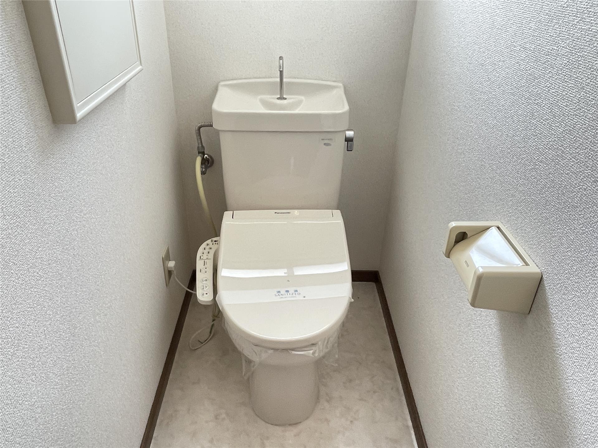 トイレ　ウォシュレット完備です！