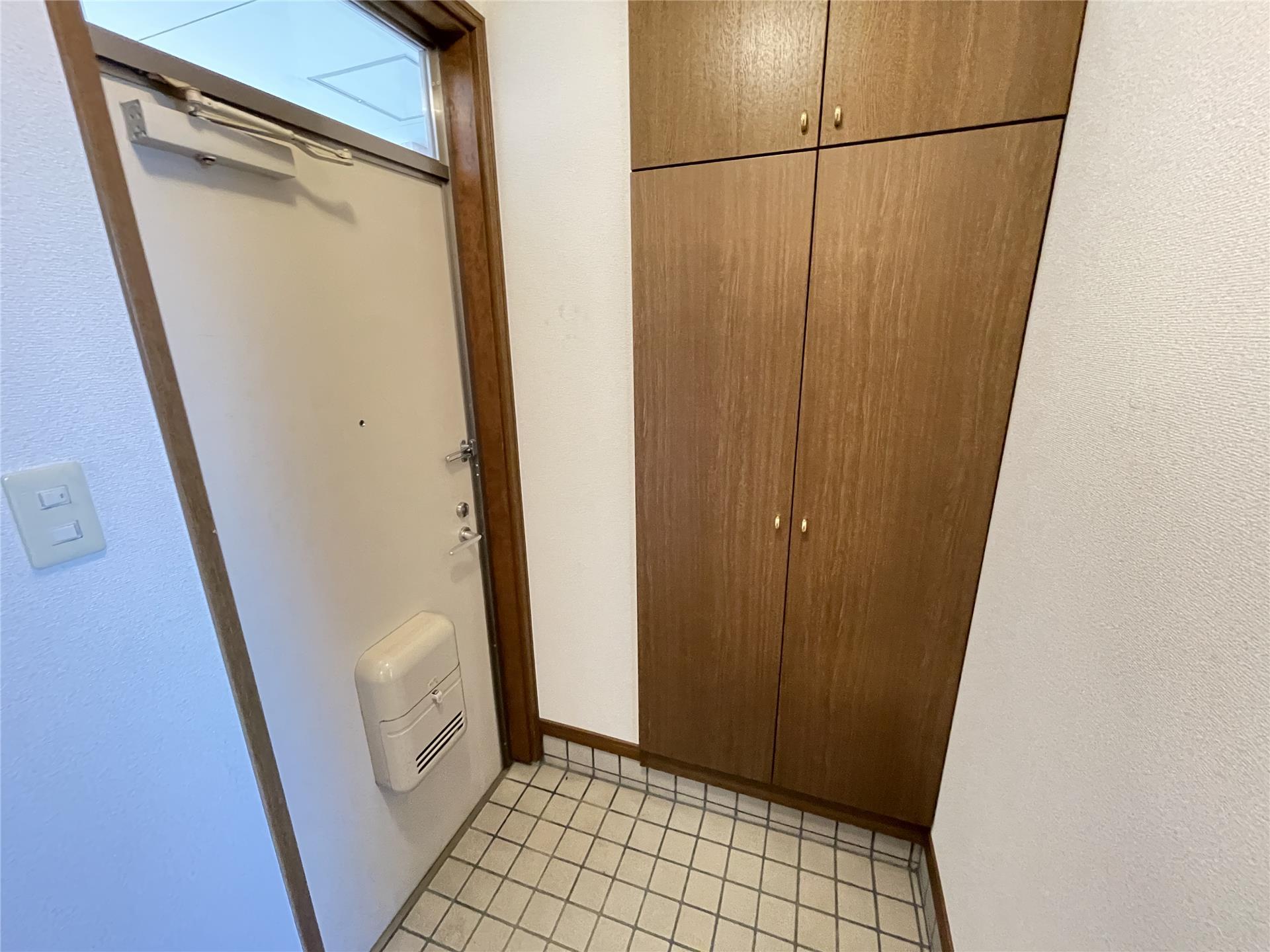 玄関　郵便受け＆大きなシューズBOX付き！