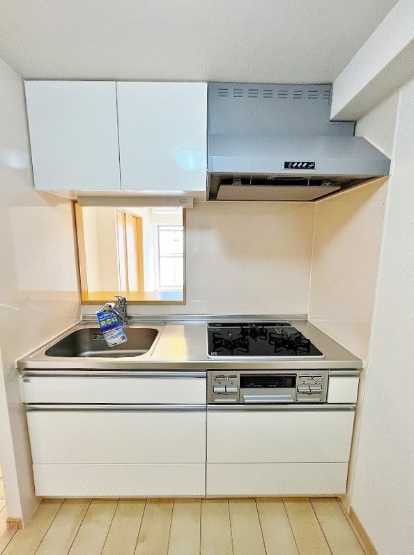 キッチン　★システムキッチングリル付き/３口コンロ★