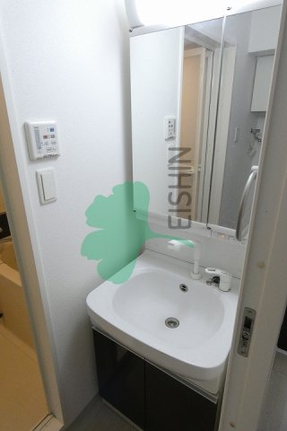 洗面設備　シンプルで使いやすい洗面台です！