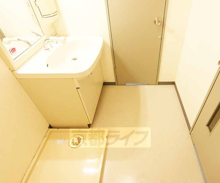 洗面設備　脱衣所です。