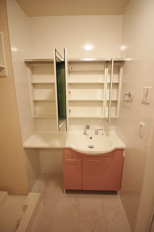 洗面設備　同マンション別号室