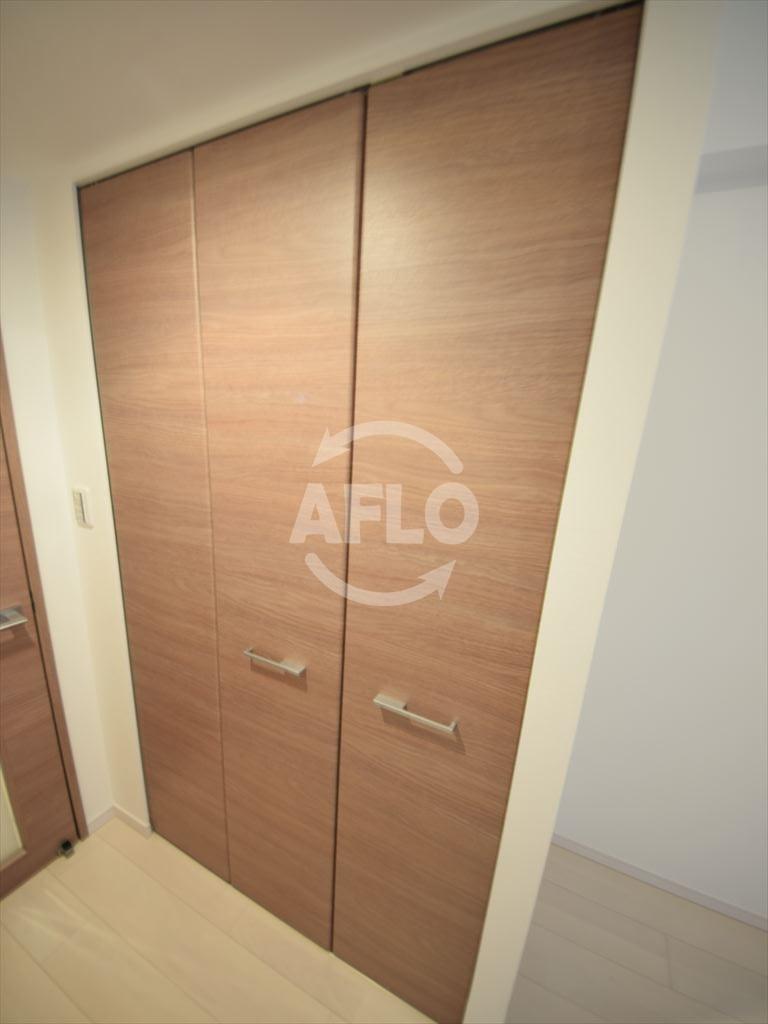 収納　サムティ阿波座ベルシア　クローゼット