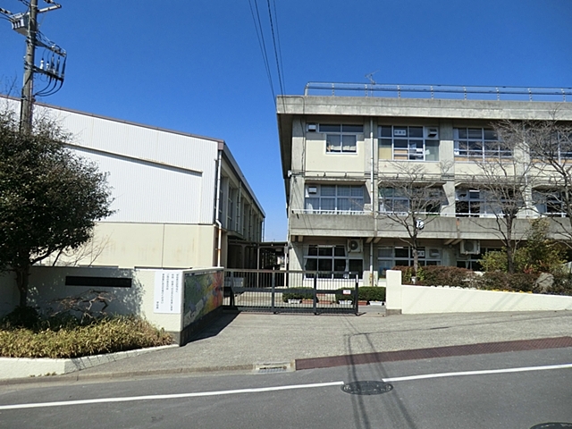 中学校　松戸市立根木内中学校（中学校）まで950m