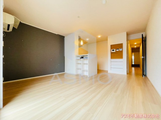 居室・リビング　同マンション別部屋参考写真