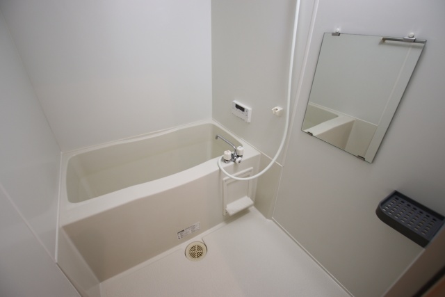 バス・シャワールーム　※別部屋の参考写真です。現状優先となります。