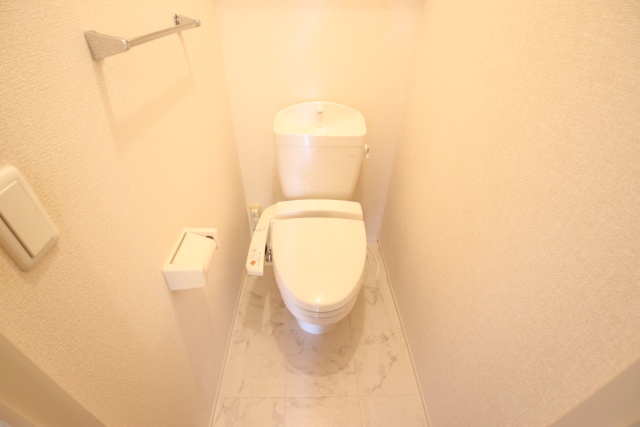 トイレ　※別部屋の参考写真です。現状優先となります。