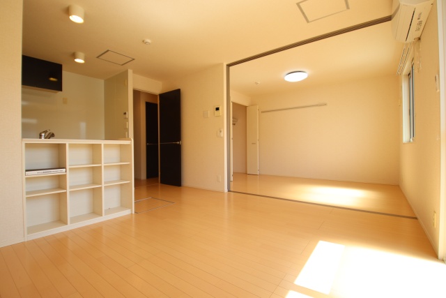 居室・リビング　※別部屋の参考写真です。現状優先となります。