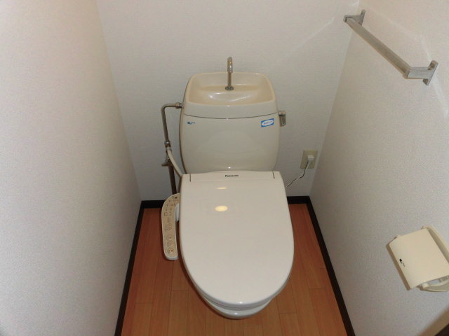 トイレ　ウォシュレット付