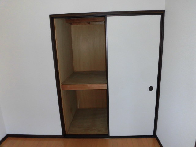 収納　奥行ある収納