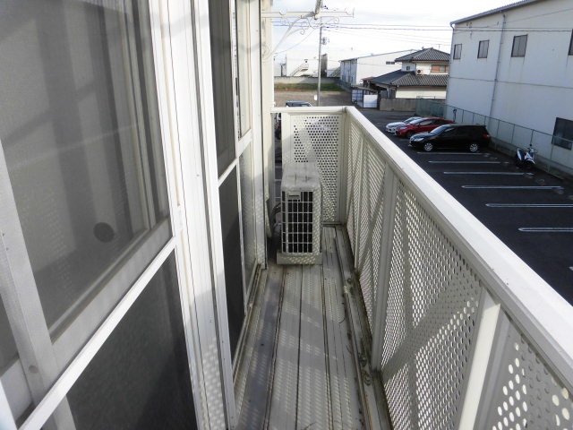 バルコニー　使いやすい広いバルコニー