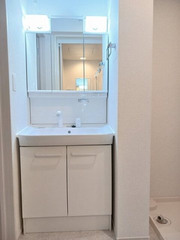 洗面設備　独立洗面化粧台付き