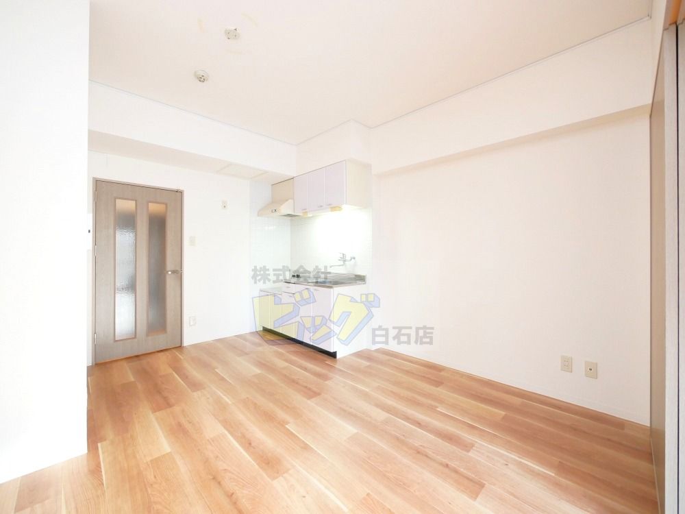 居室・リビング　日当たり良好で明るいリビングです♪