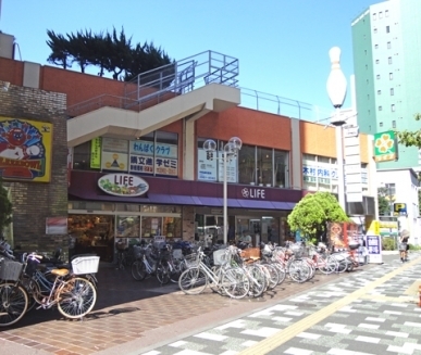 スーパー　ライフ板橋店（スーパー）まで383m