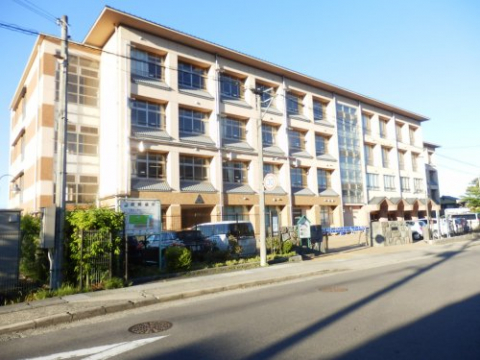 小学校　大津市立下阪本小学校（小学校）まで800m