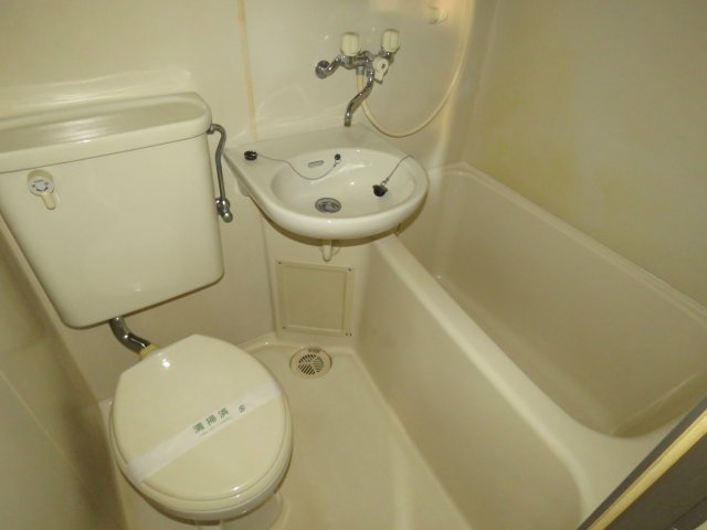 バス・シャワールーム　同間取りタイプ