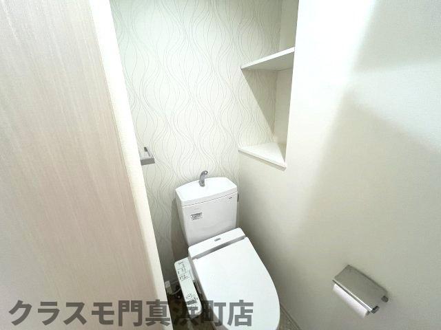 トイレ　イメージとして同建物他部屋を表示しています