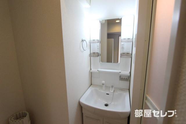 洗面設備　毎朝の支度も楽々