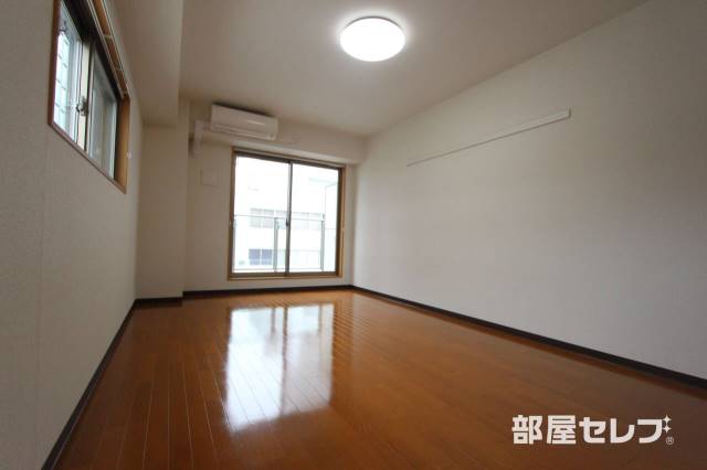 居室・リビング　１０帖の洋間です