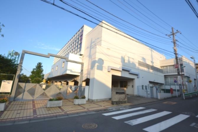 小学校　目黒区立宮前小学校（小学校）まで205m