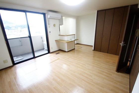 居室・リビング　※別部屋の写真です