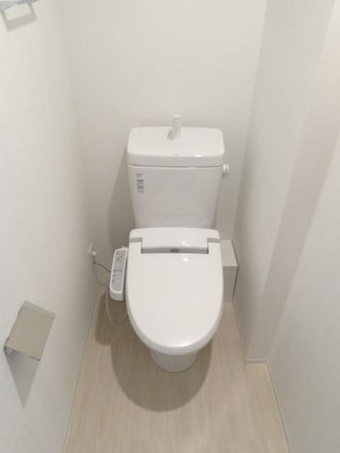 トイレ　ウォシュレット付き