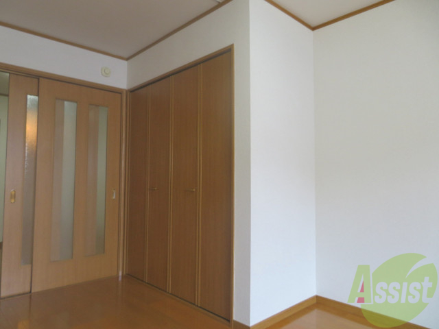 収納　収納は引き違いになっていて開け閉めしやすいですねー。