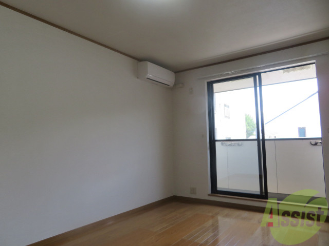 その他設備　この一台で夏の暑さと冬の寒さをしのぐことができますねー。