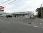 コンビニ　ファミリーマート鶴ヶ丘店（コンビニ）まで219m