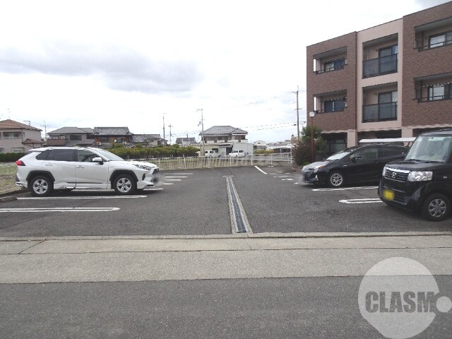 駐車場　敷地内駐車場