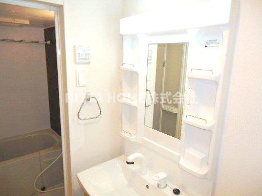 洗面設備　洗髪洗面化粧台が付いています◇